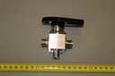 3-WAY BALL VALVE (3-8)