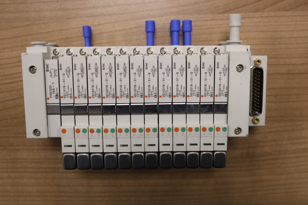 SOLENOID BASE UNIT WITH 13 DOUBLE SOLENOIDS. WITH SUB-D 25WAY CONNECTOR.