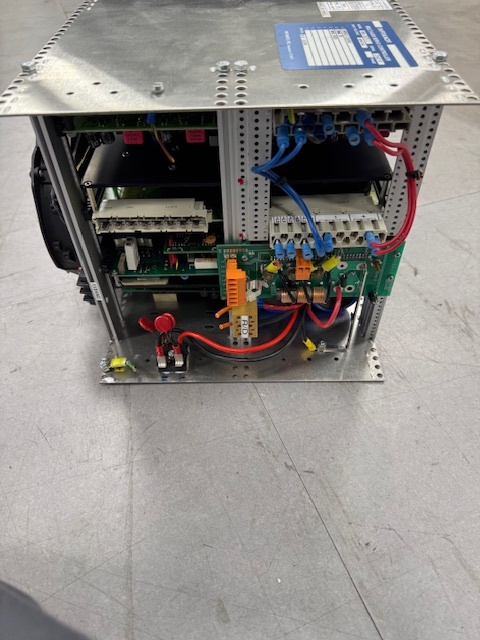 Varian Kestrel 650/750 Infranor Multi Axis Servo Controller Model RBL-35/3-3 Containing: SMTBSI-220/60 Servo Drive Control, SMNW 29 psu, SMVE 2420 Servo Controller