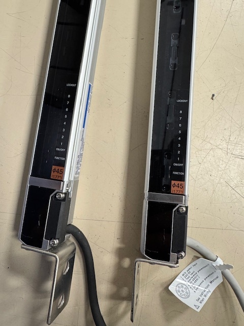 Keyence Safety Light Curtain Kit: Receiver SL-C16L-R, Transmitter SL-C16L-T, Power Supply SL-U2, Application Unit SL-R11