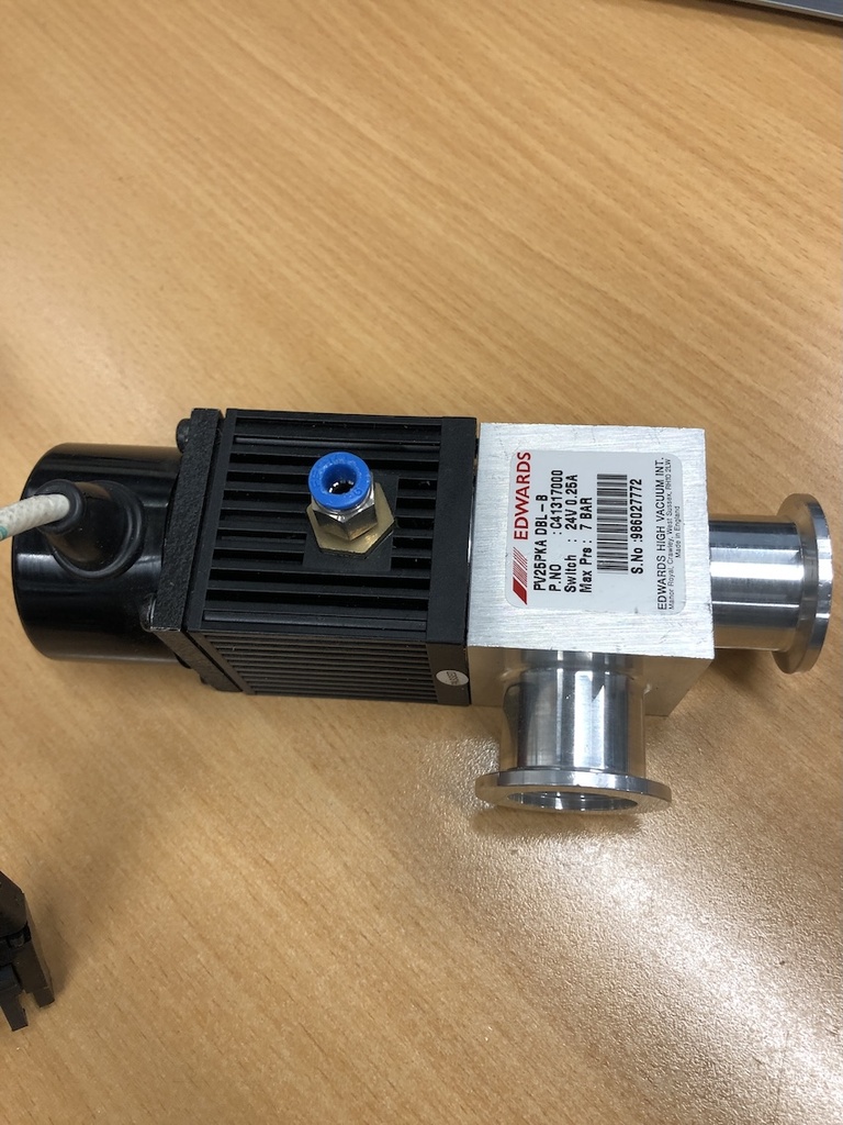 EDWARDS C41317000 PV25PKA DBL-B Angle Valve