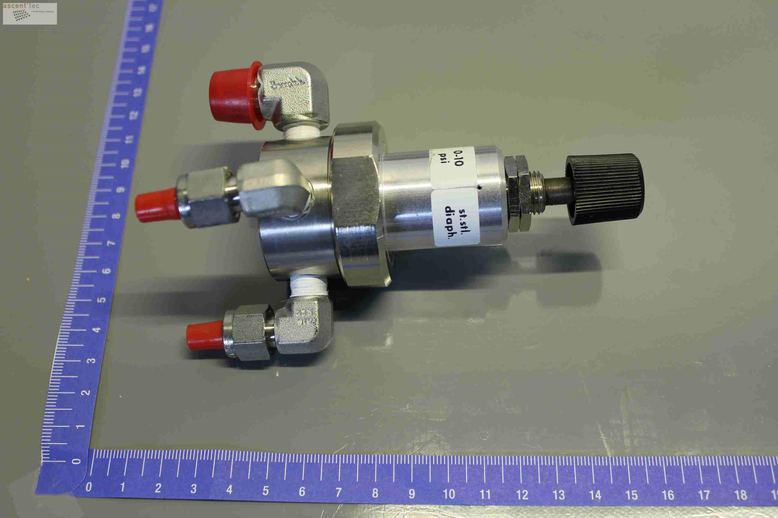 PRESSURE REGULATOR PORTER INSTR.  , LOT OF 2