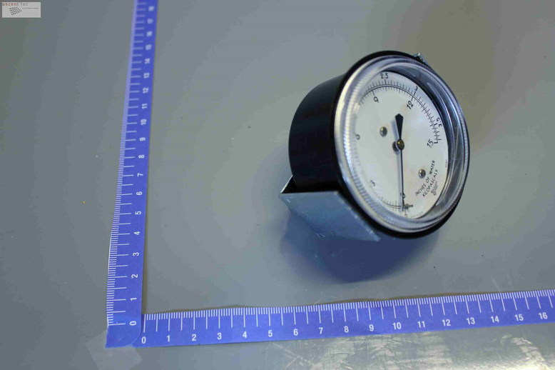 PRESSURE GAUGE INCHES OF WATER 0-15 BOTTOM MOUNT