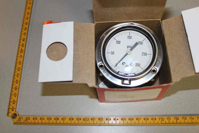 PRESSURE GAUGE, 0-300PSI