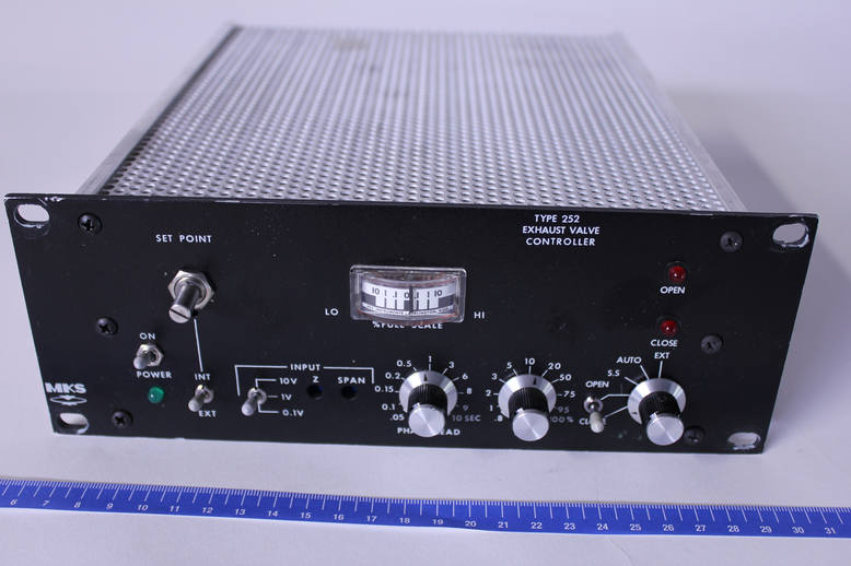 EXHAUST VALVE CONTROLLER TYPE 252, USED