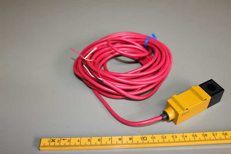 PHOTOELECTRIC SWITCH, NEW OEM