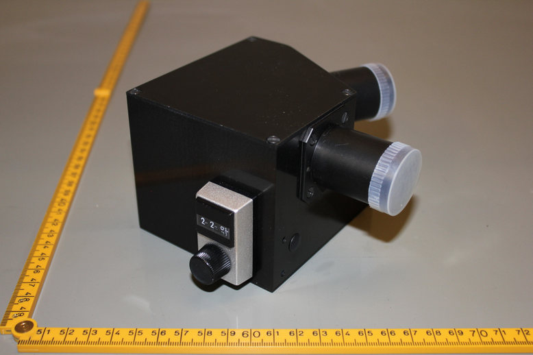 MONOCHROMATOR