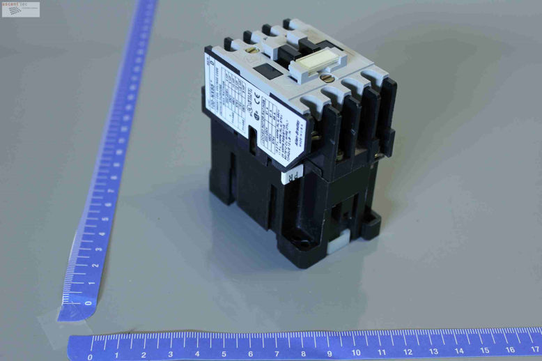 4 POLE CONTACTOR, SERIES D