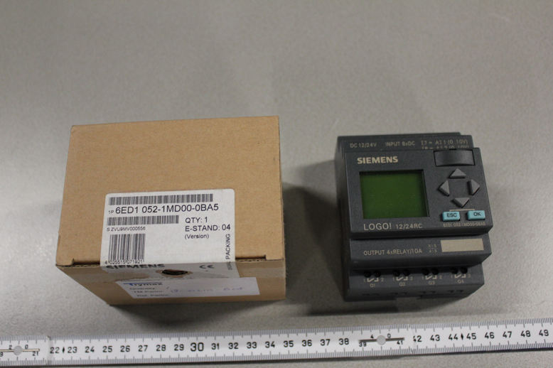SIEMENS ED1052-1MD00-0BA5 LOGO! 12/24RC, Logic Module, Display, Lot of 2