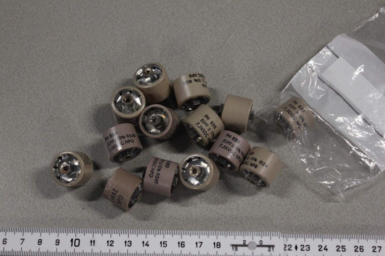 CAPACITOR +/- 10% 0124 7.5KVDC NP0, TEPLA 30070058-02, LOT OF 14