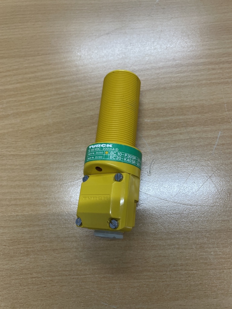 Turck BC10-P30SR-VP4X2 Threaded Barrel Capacitive Proximity Sensor 15 mm, M30 x 1.5 PNP 200mA 65V 65 V dc