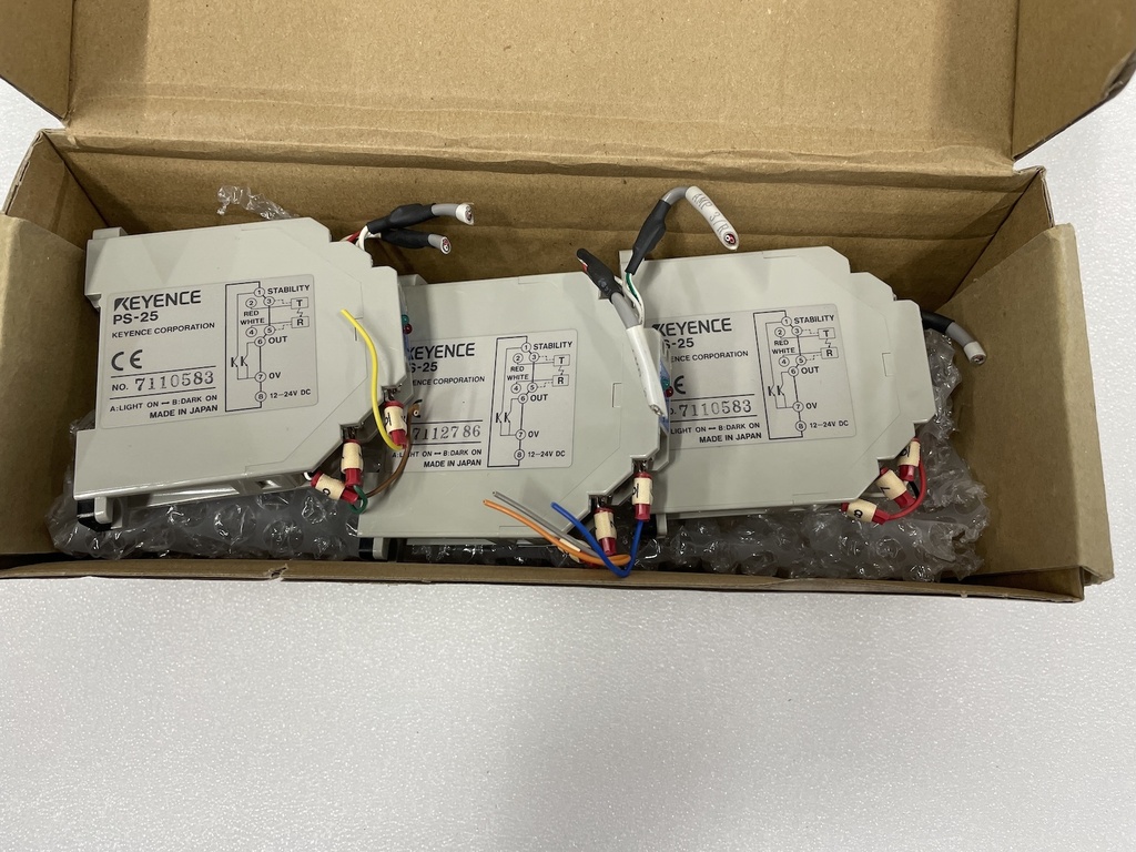 LOT OF 3 KEYENCE PS-25 Photoelectric Sensor
