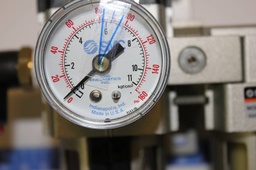 [9143-06/503137] PRESSURE GAGE 0-11 KGF-CM2  0-160PSI, USED