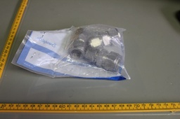 [SS-1210-6-8/505758] SS TUBE FITTING, REDUCING UNION, 3/4 in. x 1/2 in. TUBE OD, LOT OF 3