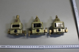 [507345] PRESSURE REGULATOR, LOT OF 3