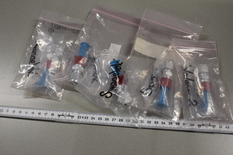 [921-009613-001/508035] QUICK CONNECT STEM WITH VALVE, 0.5 Cv, 3/8" TUBE FITTING, SWAGELOK B-QC6-D-600, LOT OF 5