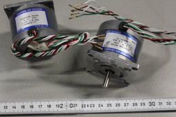 [LA23ECK-71/508733] STEPPING MOTOR 5.1V 4PH 1.0A 1.8DEG, LOT OF 4